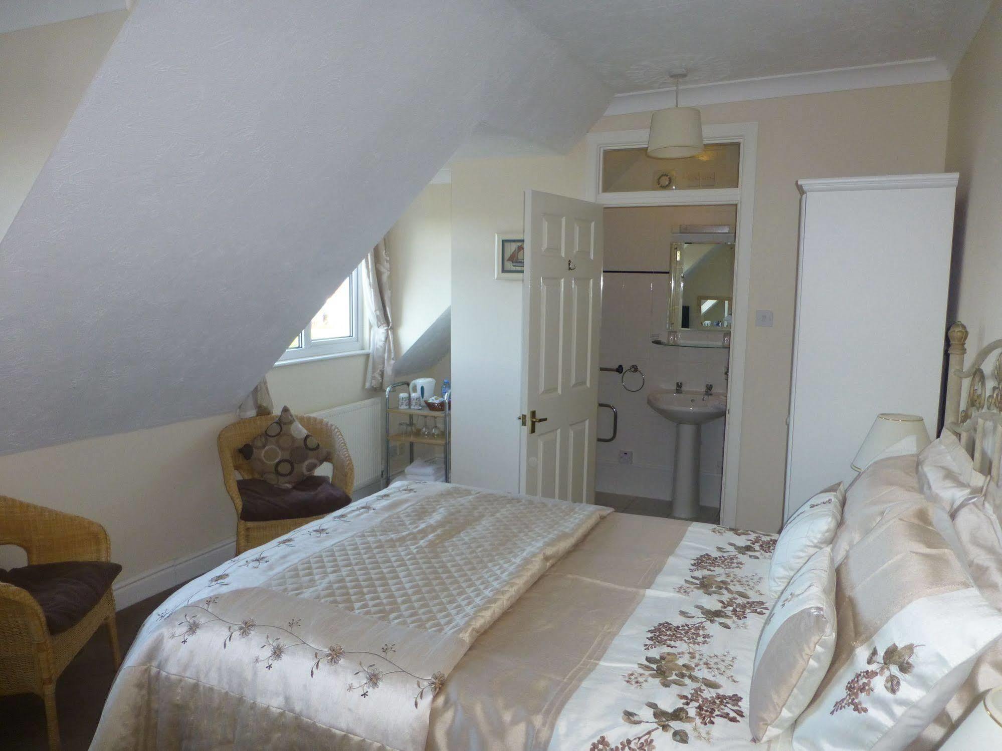Beech Lodge Guest House New Milton Εξωτερικό φωτογραφία