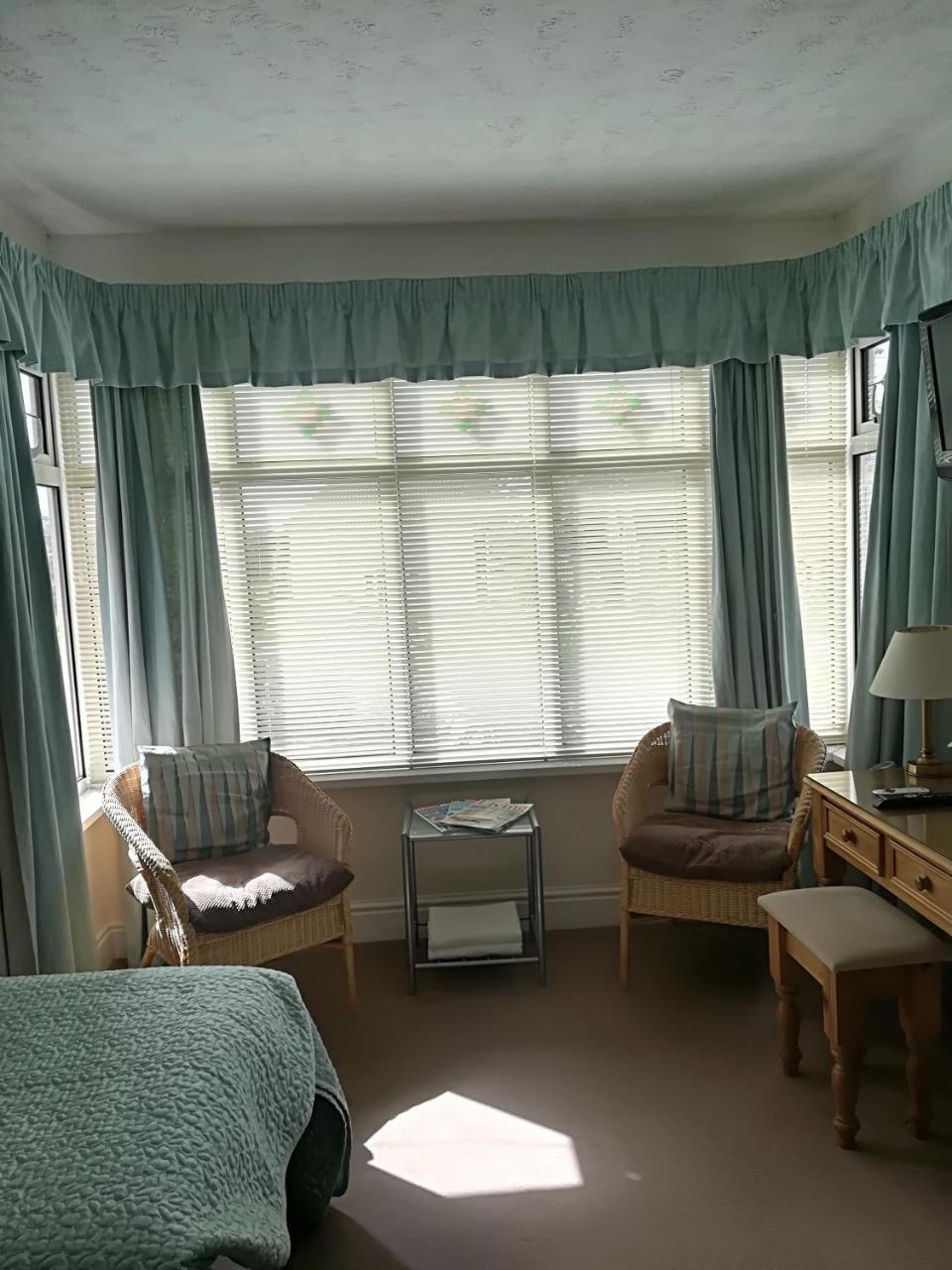 Beech Lodge Guest House New Milton Εξωτερικό φωτογραφία